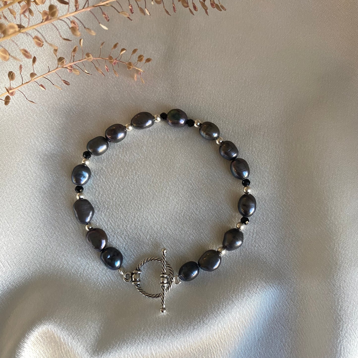 Midnight Pearl Bracelet