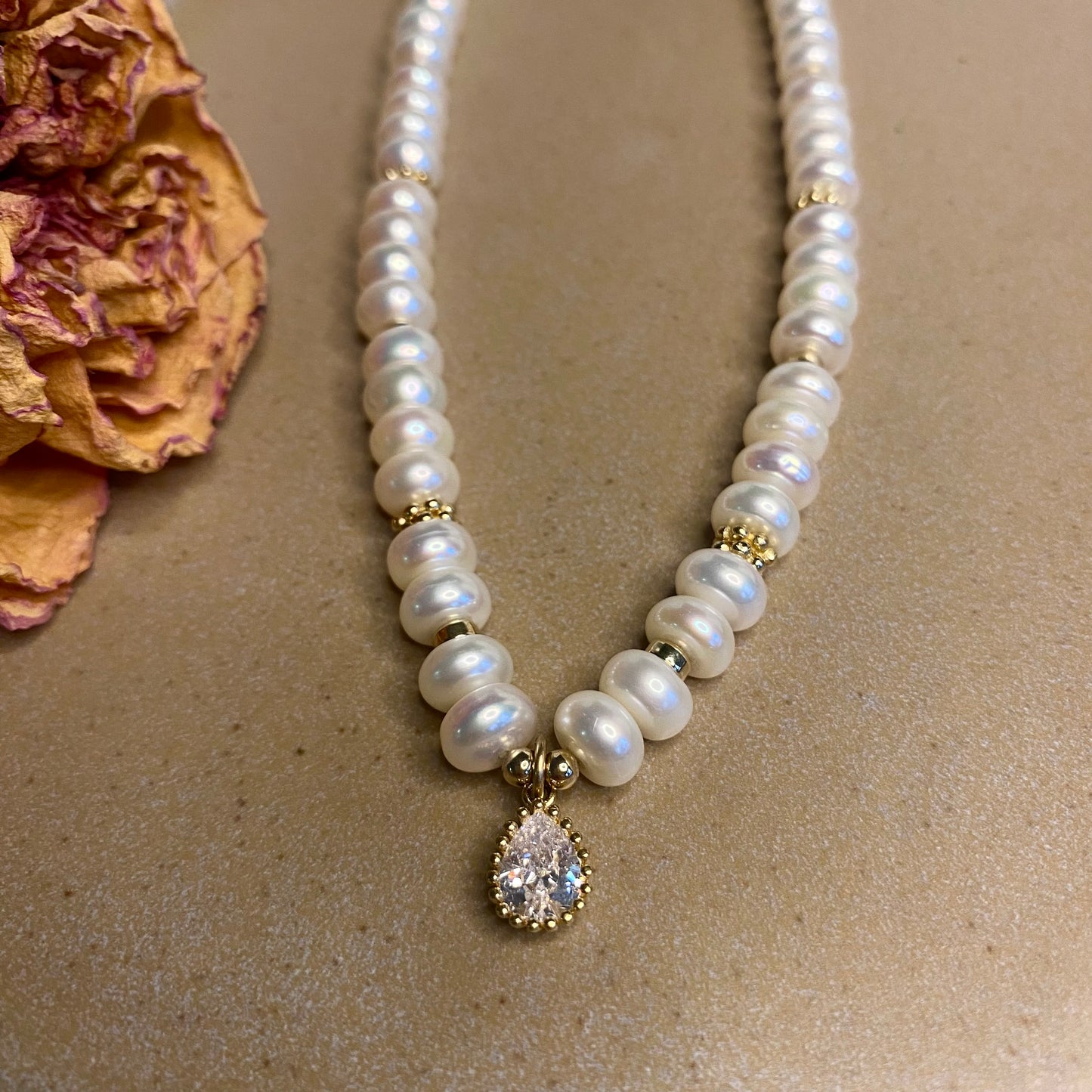 Large pearls Necklace with a stunning drop pendant