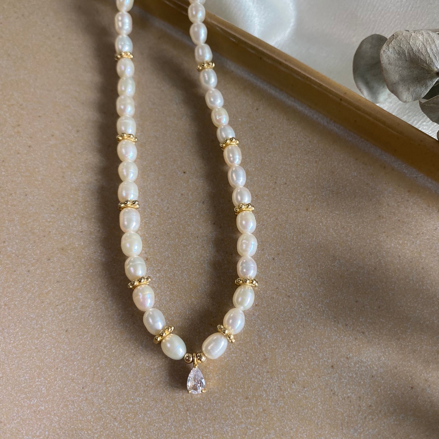 The Classic Pearl Drop - Gold
