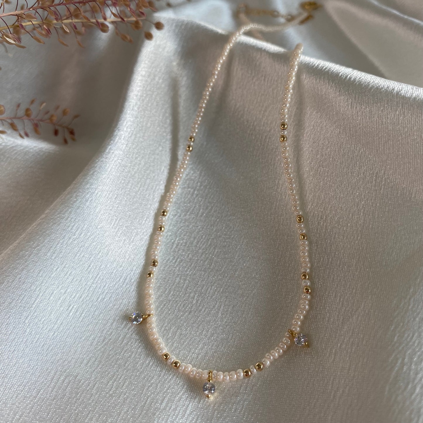 Delicate 3 small pendants necklace