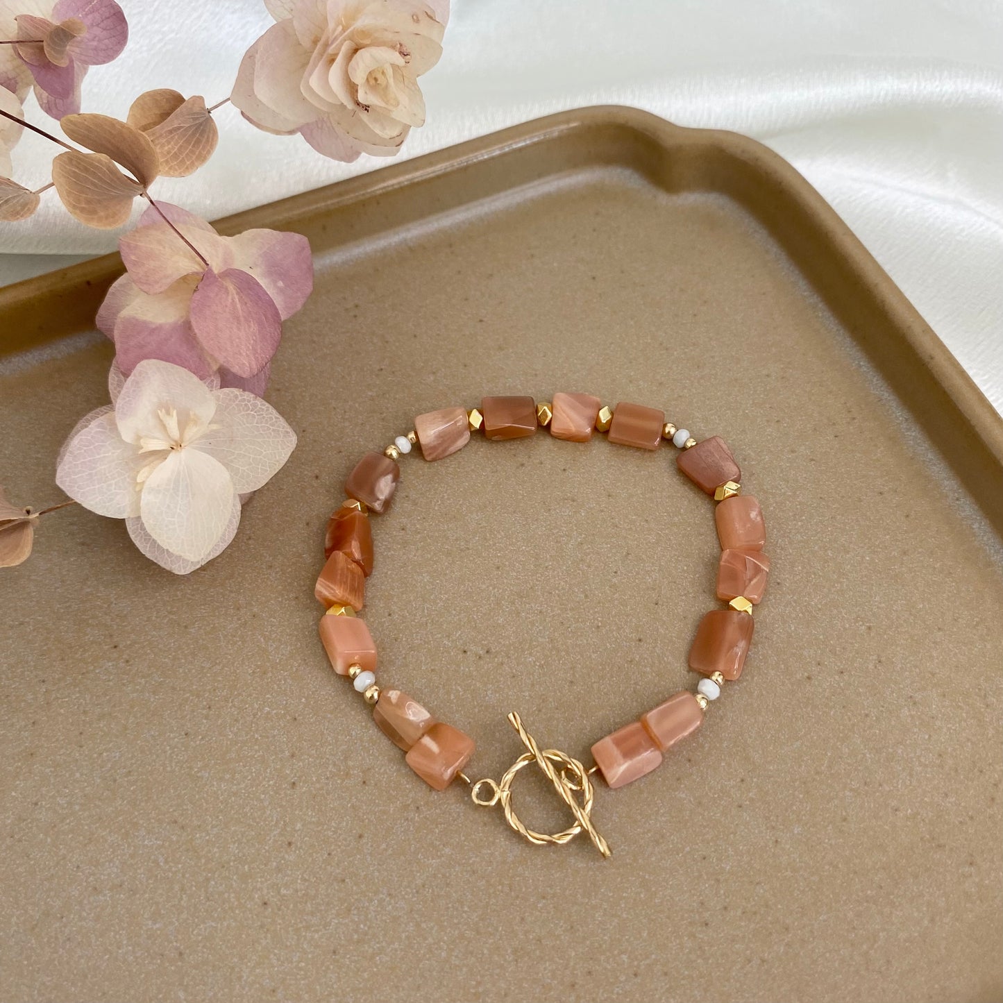 Peach Moonstone Bracelet - Gold