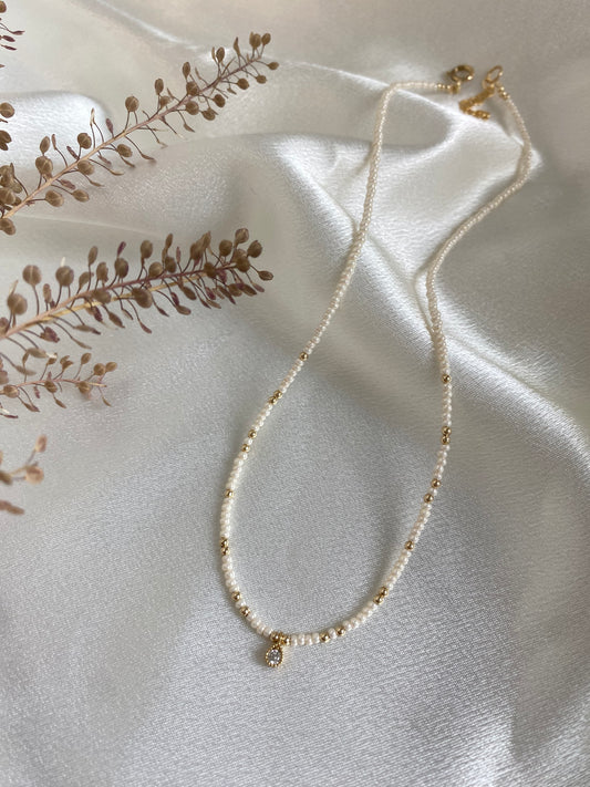 Gaia necklace - White