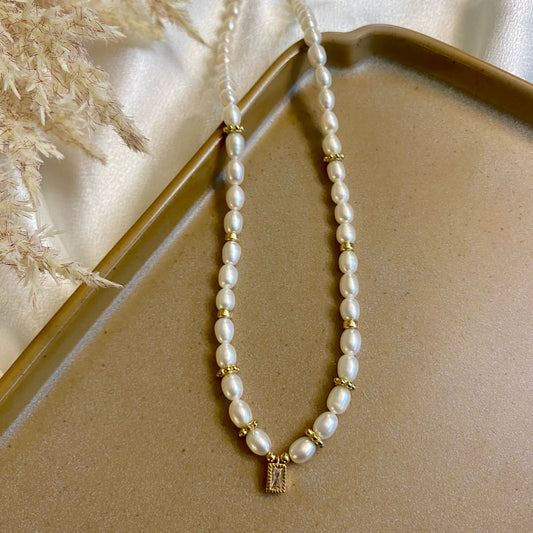 Pearl necklace golden elegance