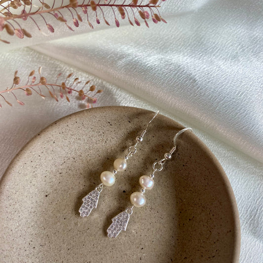Hamsa & Pearls earrings - Silver
